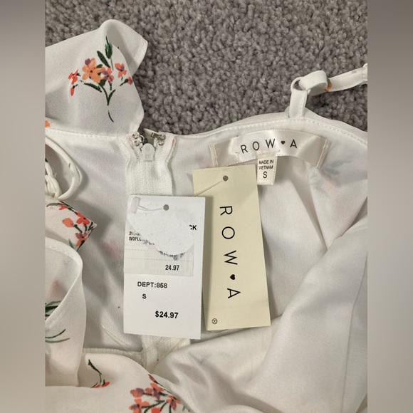 Ruffle white floral ROW•A dress - Picture 4 of 4